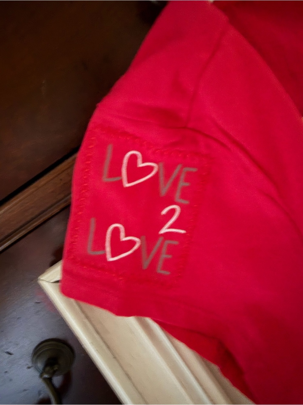Peace Love World red HAPPY smiley face fitted V neck t-shirt NWOT S - Picture 8 of 9